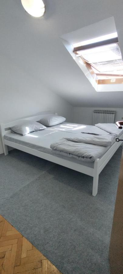 Hostel Center Luxury ซาราเยโว ภายนอก รูปภาพ