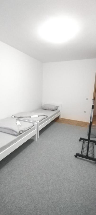 Hostel Center Luxury ซาราเยโว ภายนอก รูปภาพ