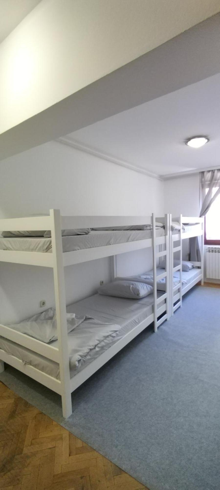 Hostel Center Luxury ซาราเยโว ภายนอก รูปภาพ